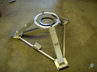 Tripod with bright unpainted finish Tripod with bright unpainted finish